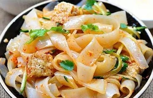 想自制涼皮卻不會做調料水 大廚教你這樣做,比買的好吃多了