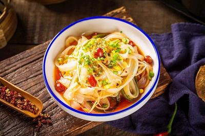 2021年最火加盟小吃快餐怎么選?涼皮先生助您實(shí)現(xiàn)創(chuàng)業(yè)夢