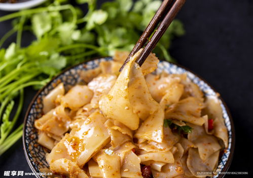 涼皮的藝術(shù) 一道傳統(tǒng)美食的攝影之旅